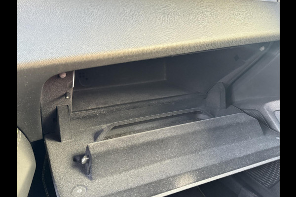 Peugeot 308 1.6 HYbrid 225