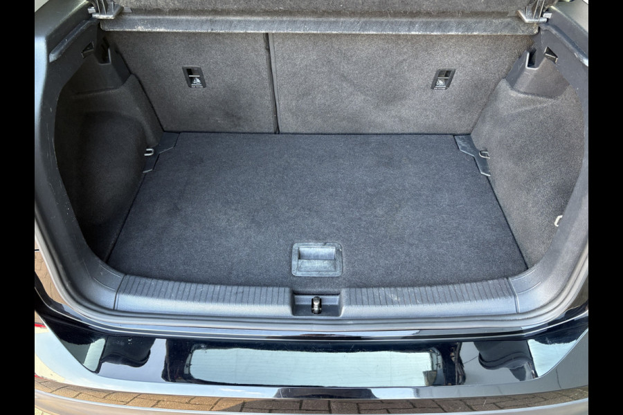 Volkswagen T-Cross 1.0 TSi Life CAMERA/CARPLAY/VIRTUAL/DODEHOEK/ADAPT.CRUISE