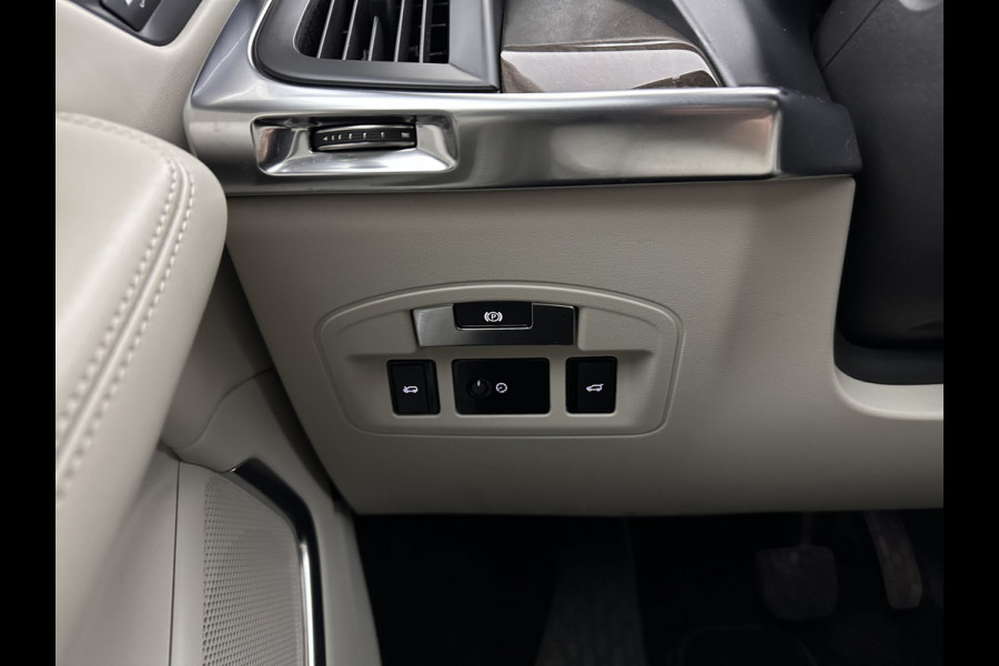 Jaguar I-PACE EV400 First Edition 90 kWh *PANO | LEATHER | MATRIX-LED | MERIDIAN | TOPVIEW | BLINDSPOT | MEMORY-PACK | DIGI-COCKPIT | KEYLESS | HEAD-UP | NAVI-FULLMAP | HEATED-SPORTSEATS | DAB+ | AMBIENTLIGHT | TOWBAR | 20"ALU*