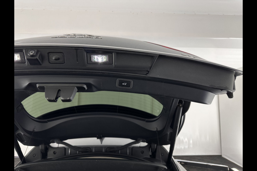 Jaguar I-PACE EV400 First Edition 90 kWh *PANO | LEATHER | MATRIX-LED | MERIDIAN | TOPVIEW | BLINDSPOT | MEMORY-PACK | DIGI-COCKPIT | KEYLESS | HEAD-UP | NAVI-FULLMAP | HEATED-SPORTSEATS | DAB+ | AMBIENTLIGHT | TOWBAR | 20"ALU*