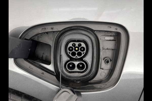 Jaguar I-PACE EV400 First Edition 90 kWh *PANO | LEATHER | MATRIX-LED | MERIDIAN | TOPVIEW | BLINDSPOT | MEMORY-PACK | DIGI-COCKPIT | KEYLESS | HEAD-UP | NAVI-FULLMAP | HEATED-SPORTSEATS | DAB+ | AMBIENTLIGHT | TOWBAR | 20"ALU*