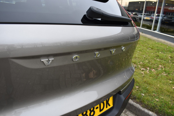 Volvo XC40 T5 262PK Automaat Recharge Bus. Pro | Carplay | ACC | 360 Camera | Panodak | Blis | Harman/Kardon | Keyless