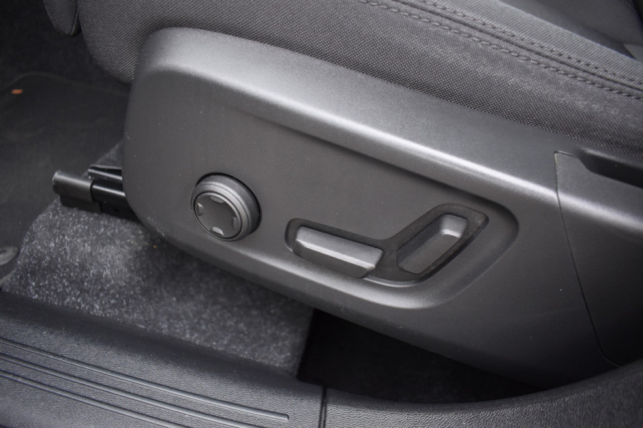 Volvo XC40 T5 262PK Automaat Recharge Bus. Pro | Carplay | ACC | 360 Camera | Panodak | Blis | Harman/Kardon | Keyless