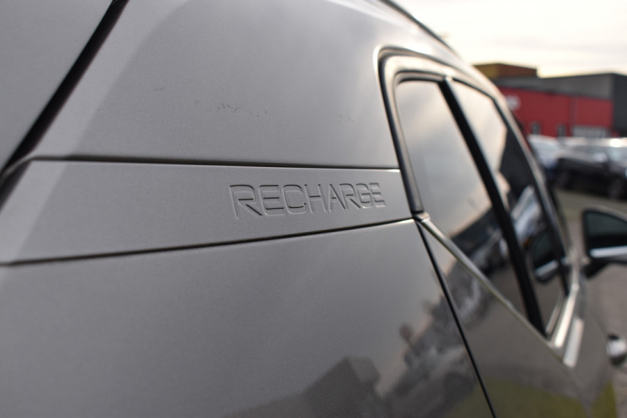 Volvo XC40 T5 262PK Automaat Recharge Bus. Pro | Carplay | ACC | 360 Camera | Panodak | Blis | Harman/Kardon | Keyless