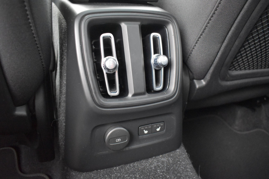 Volvo XC40 T5 262PK Automaat Recharge Bus. Pro | Carplay | ACC | 360 Camera | Panodak | Blis | Harman/Kardon | Keyless