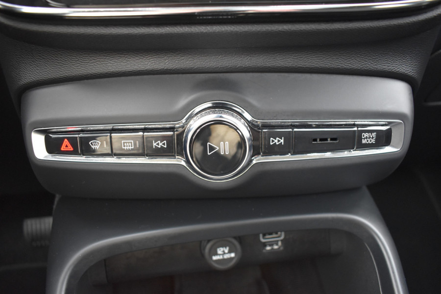 Volvo XC40 T5 262PK Automaat Recharge Bus. Pro | Carplay | ACC | 360 Camera | Panodak | Blis | Harman/Kardon | Keyless