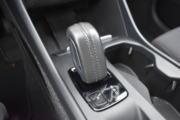 Volvo XC40 T5 262PK Automaat Recharge Bus. Pro | Carplay | ACC | 360 Camera | Panodak | Blis | Harman/Kardon | Keyless