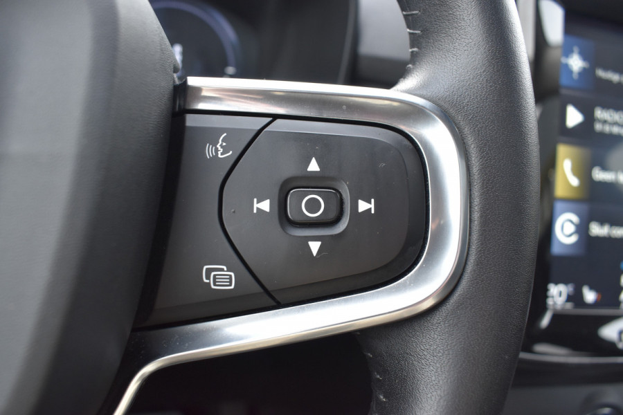 Volvo XC40 T5 262PK Automaat Recharge Bus. Pro | Carplay | ACC | 360 Camera | Panodak | Blis | Harman/Kardon | Keyless