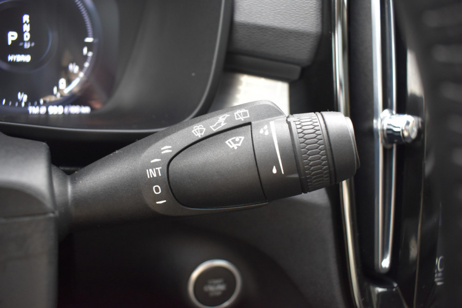 Volvo XC40 T5 262PK Automaat Recharge Bus. Pro | Carplay | ACC | 360 Camera | Panodak | Blis | Harman/Kardon | Keyless