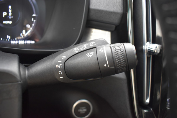 Volvo XC40 T5 262PK Automaat Recharge Bus. Pro | Carplay | ACC | 360 Camera | Panodak | Blis | Harman/Kardon | Keyless