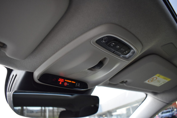 Volvo XC40 T5 262PK Automaat Recharge Bus. Pro | Carplay | ACC | 360 Camera | Panodak | Blis | Harman/Kardon | Keyless
