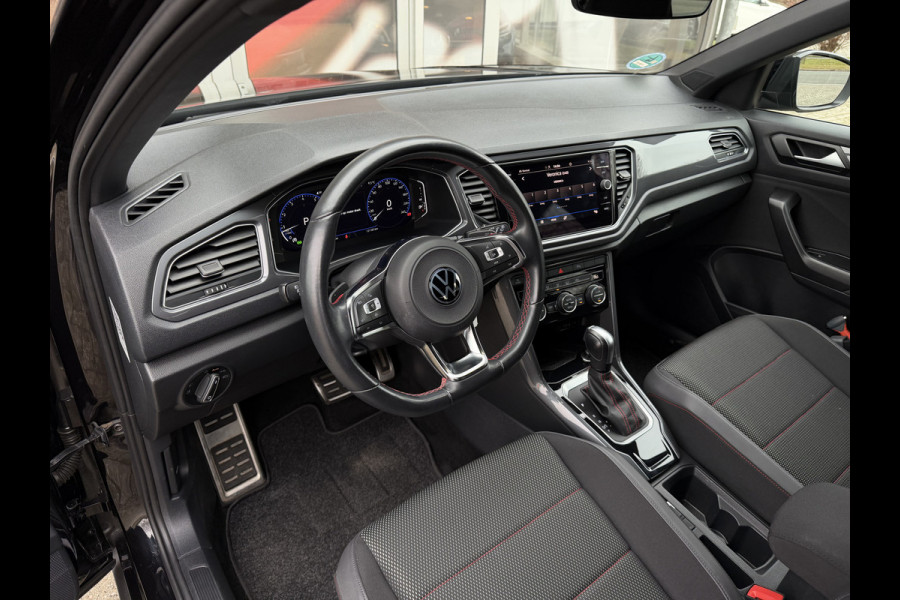 Volkswagen T-Roc 1.5 TSI Sport Automaat / Carplay / Navi / 18" LM / Adap. Cruise. / Parkeersensoren v+a