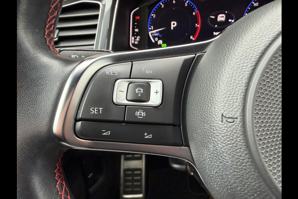 Volkswagen T-Roc 1.5 TSI Sport Automaat / Carplay / Navi / 18" LM / Adap. Cruise. / Parkeersensoren v+a