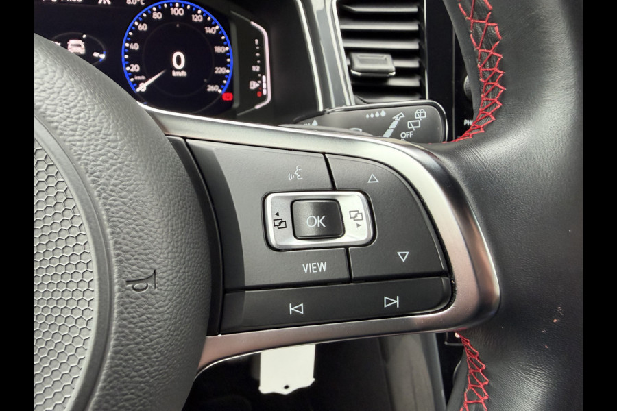 Volkswagen T-Roc 1.5 TSI Sport Automaat / Carplay / Navi / 18" LM / Adap. Cruise. / Parkeersensoren v+a