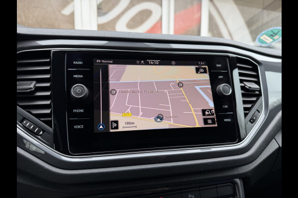 Volkswagen T-Roc 1.5 TSI Sport Automaat / Carplay / Navi / 18" LM / Adap. Cruise. / Parkeersensoren v+a
