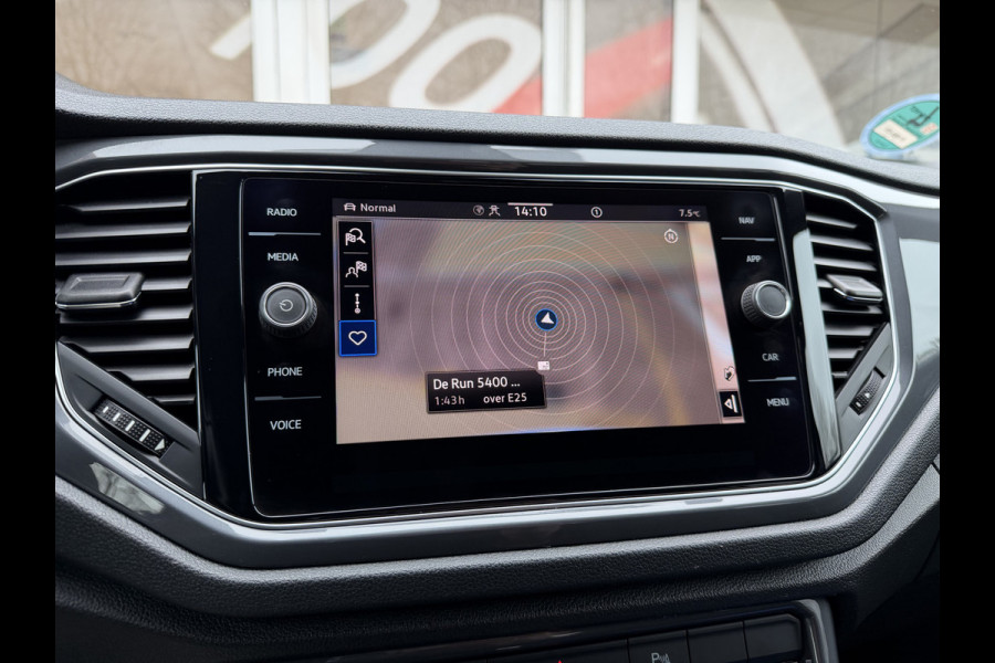 Volkswagen T-Roc 1.5 TSI Sport Automaat / Carplay / Navi / 18" LM / Adap. Cruise. / Parkeersensoren v+a