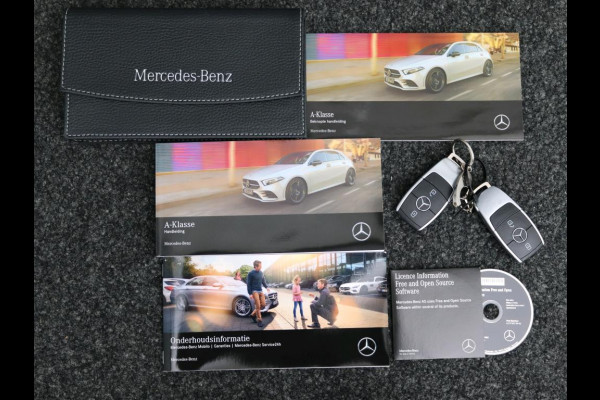 Mercedes-Benz A-Klasse 160 Business Solution Luxury Ledkoplampeb | MBUX augmented reality voor navigatie | Sfeerverlichting | Stoelverwarming voor | Achteruitrijcamera. Inclusief 24 maanden Mercedes-Benz Certified garantie voor Europa.
