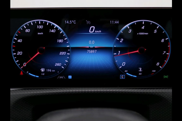 Mercedes-Benz A-Klasse 160 Business Solution Luxury Ledkoplampeb | MBUX augmented reality voor navigatie | Sfeerverlichting | Stoelverwarming voor | Achteruitrijcamera. Inclusief 24 maanden Mercedes-Benz Certified garantie voor Europa.