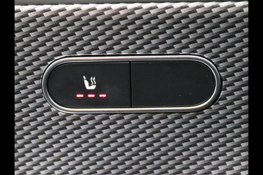 Mercedes-Benz A-Klasse 160 Business Solution Luxury Ledkoplampeb | MBUX augmented reality voor navigatie | Sfeerverlichting | Stoelverwarming voor | Achteruitrijcamera. Inclusief 24 maanden Mercedes-Benz Certified garantie voor Europa.