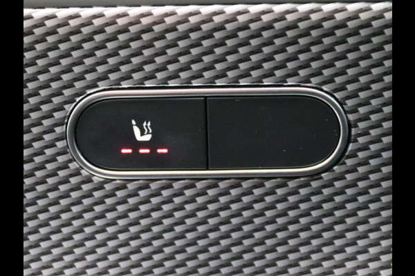 Mercedes-Benz A-Klasse 160 Business Solution Luxury Ledkoplampeb | MBUX augmented reality voor navigatie | Sfeerverlichting | Stoelverwarming voor | Achteruitrijcamera. Inclusief 24 maanden Mercedes-Benz Certified garantie voor Europa.