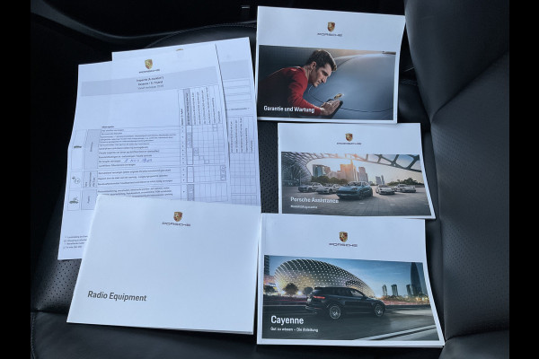 Porsche Cayenne Coupé 3.0 E-Hybrid PHEV 360° Pano SportChrono Luchtvering Bose Carplay Leer Memory UITSTRALING!
