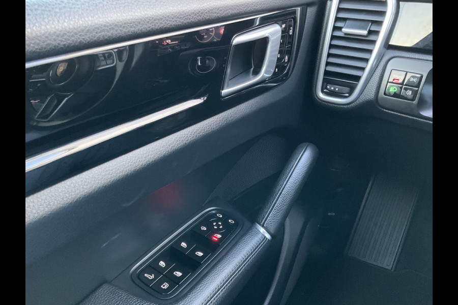 Porsche Cayenne Coupé 3.0 E-Hybrid PHEV 360° Pano SportChrono Luchtvering Bose Carplay Leer Memory UITSTRALING!