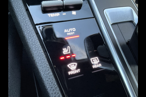 Porsche Cayenne Coupé 3.0 E-Hybrid PHEV 360° Pano SportChrono Luchtvering Bose Carplay Leer Memory UITSTRALING!