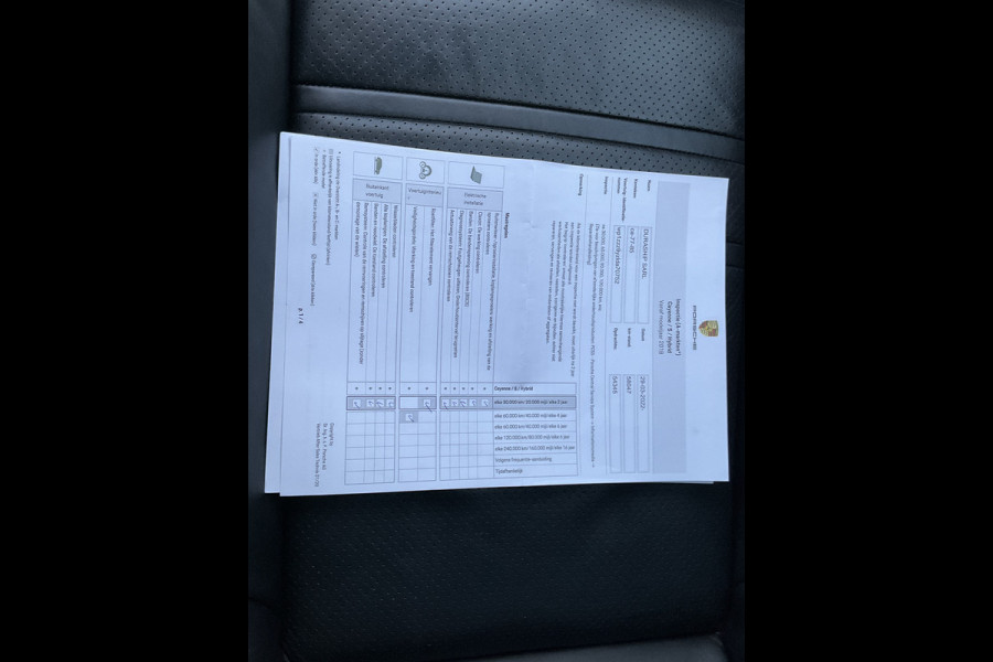 Porsche Cayenne Coupé 3.0 E-Hybrid PHEV 360° Pano SportChrono Luchtvering Bose Carplay Leer Memory UITSTRALING!