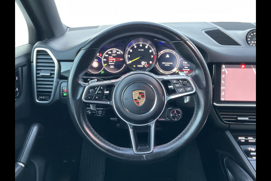 Porsche Cayenne Coupé 3.0 E-Hybrid PHEV 360° Pano SportChrono Luchtvering Bose Carplay Leer Memory UITSTRALING!