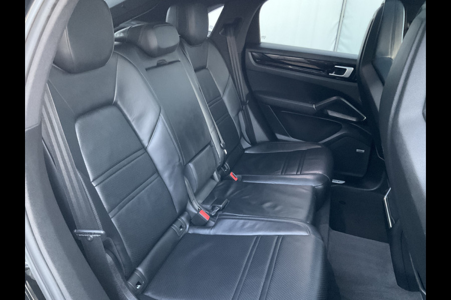 Porsche Cayenne Coupé 3.0 E-Hybrid PHEV 360° Pano SportChrono Luchtvering Bose Carplay Leer Memory UITSTRALING!
