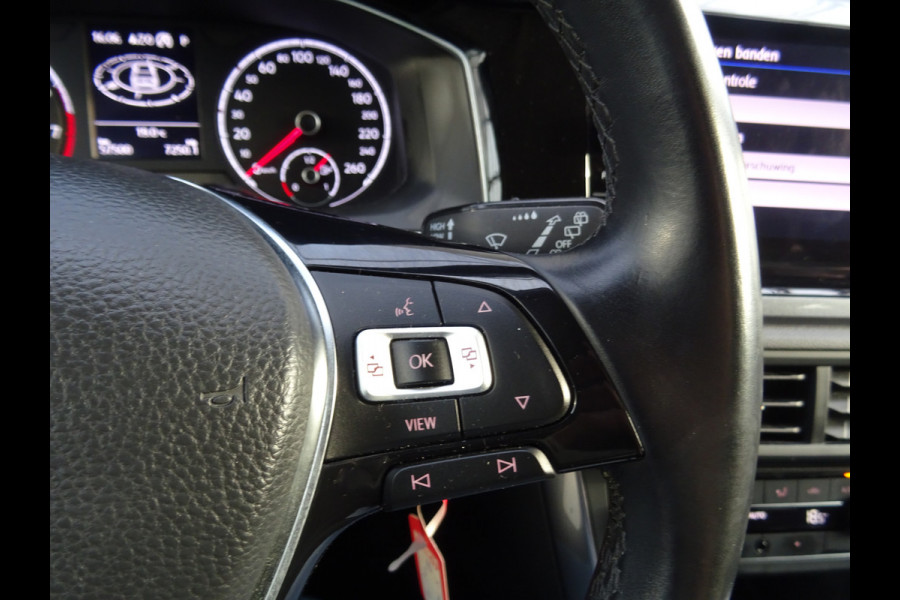 Volkswagen Polo 1.0 TSI Highline * PDC * 4 SEIZOENSBANDEN * CAMERA !!