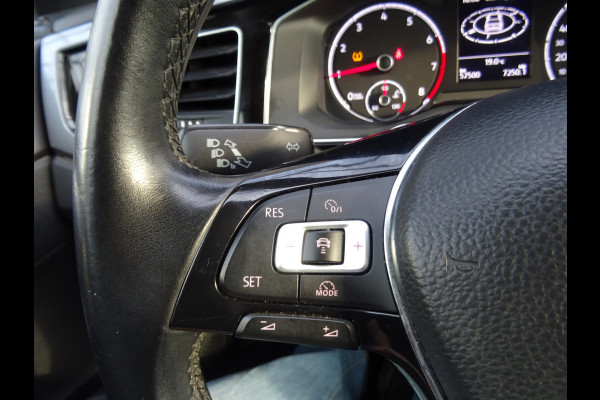 Volkswagen Polo 1.0 TSI Highline * PDC * 4 SEIZOENSBANDEN * CAMERA !!