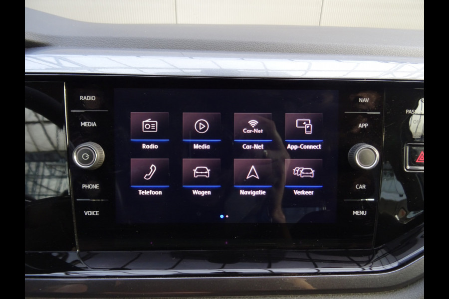 Volkswagen Polo 1.0 TSI Highline * PDC * 4 SEIZOENSBANDEN * CAMERA !!