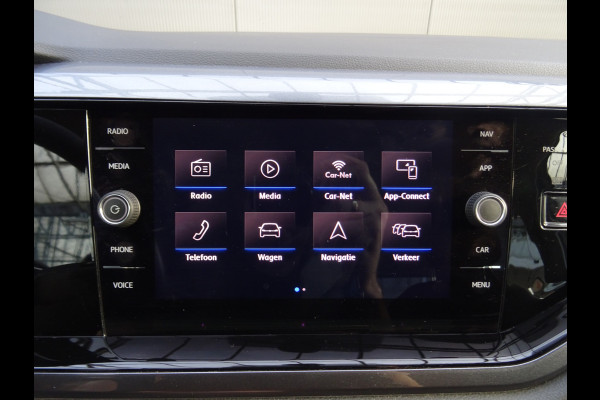 Volkswagen Polo 1.0 TSI Highline * PDC * 4 SEIZOENSBANDEN * CAMERA !!