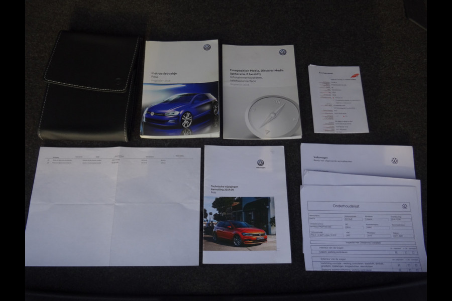 Volkswagen Polo 1.0 TSI Highline * PDC * 4 SEIZOENSBANDEN * CAMERA !!