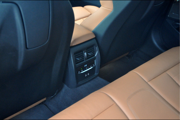 BMW 3 Serie Touring M340i xDrive Business Edition | Panoramadak | Laser | HUD | HK Audio | Zeer mooie staat!