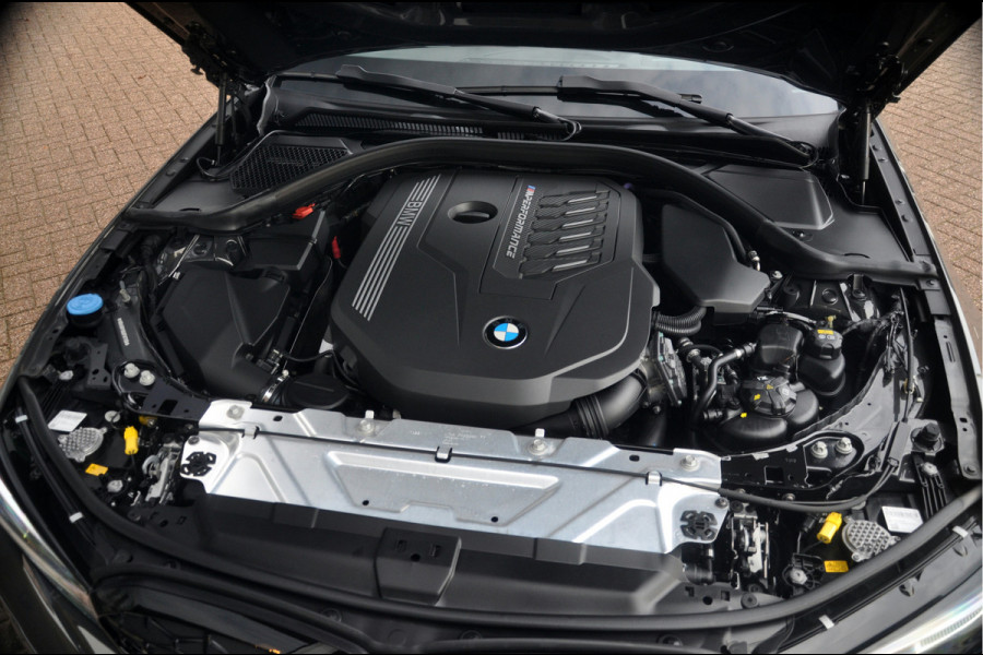BMW 3 Serie Touring M340i xDrive Business Edition | Panoramadak | Laser | HUD | HK Audio | Zeer mooie staat!