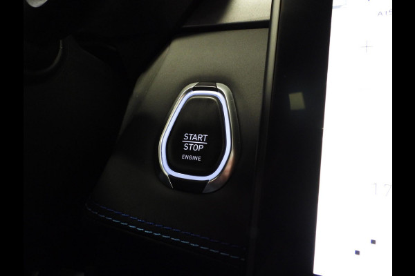 Lynk & Co 01 1.5 PHEV BlackLine ZW.HEMEL/360CAM/SCHUIFDAK/LED/20"LMV!