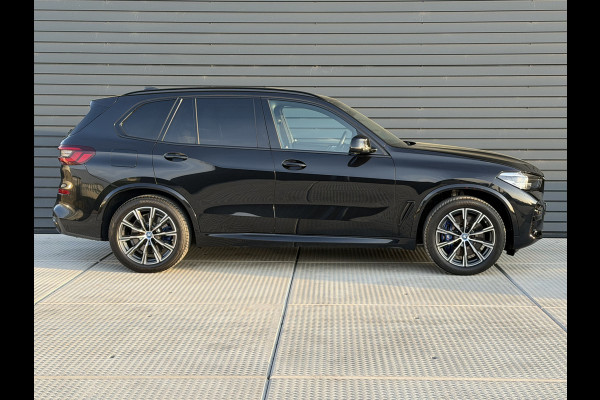 BMW X5 xDrive45e High Executive M SPORT / Panorama Dak / Adaptieve Cruise / Trekhaak
