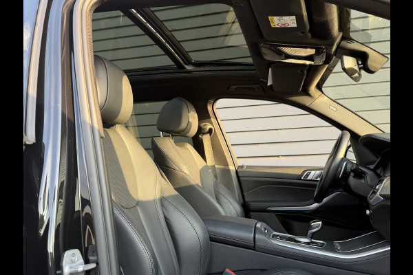 BMW X5 xDrive45e High Executive M SPORT / Panorama Dak / Adaptieve Cruise / Trekhaak