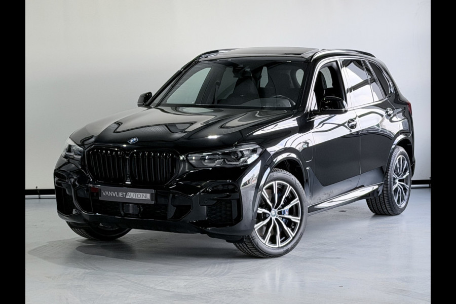 BMW X5 xDrive45e High Executive M SPORT / Panorama Dak / Adaptieve Cruise / Trekhaak