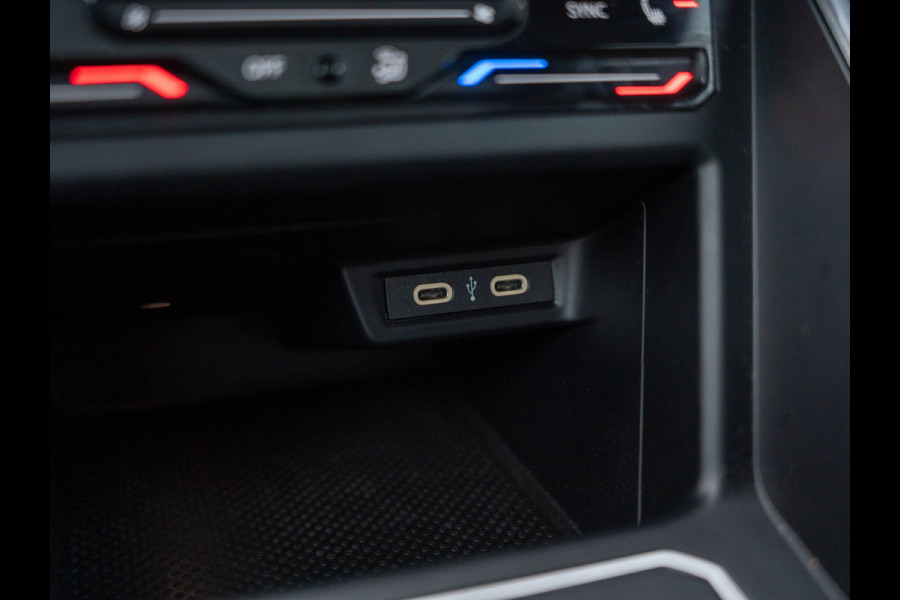 Volkswagen Polo 2.0 TSI GTI / IQ / Pano / Stoelverwarming / Camera