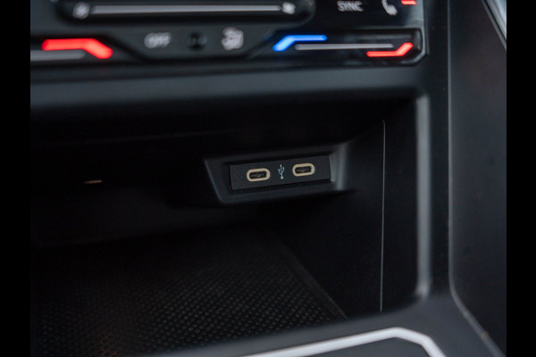 Volkswagen Polo 2.0 TSI GTI / IQ / Pano / Stoelverwarming / Camera