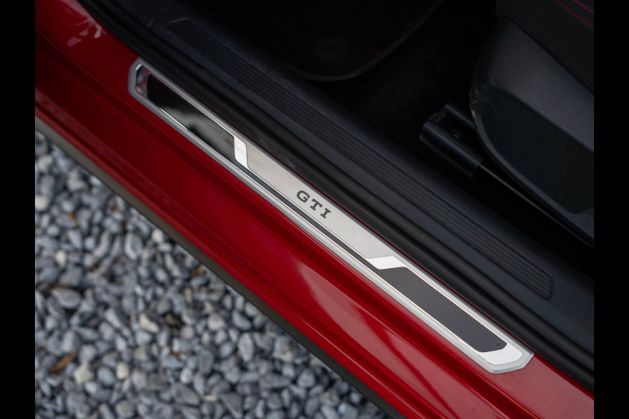 Volkswagen Polo 2.0 TSI GTI / IQ / Pano / Stoelverwarming / Camera