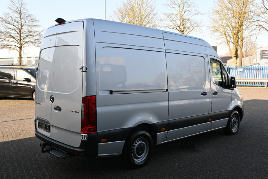 Mercedes-Benz Sprinter 317 CDI L2H2 RWD 3500 kg trekhaak, MBUX met camera, Comfort stoel, Etc.