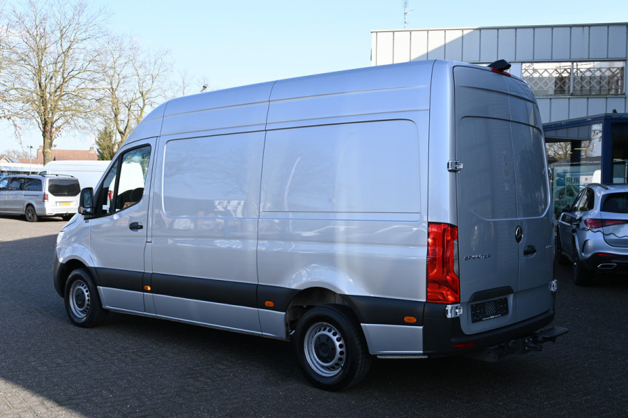 Mercedes-Benz Sprinter 317 CDI L2H2 RWD 3500 kg trekhaak, MBUX met camera, Comfort stoel, Etc.