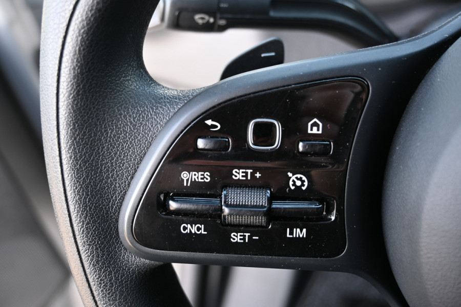 Mercedes-Benz Sprinter 317 CDI L2H2 RWD 3500 kg trekhaak, MBUX met camera, Comfort stoel, Etc.