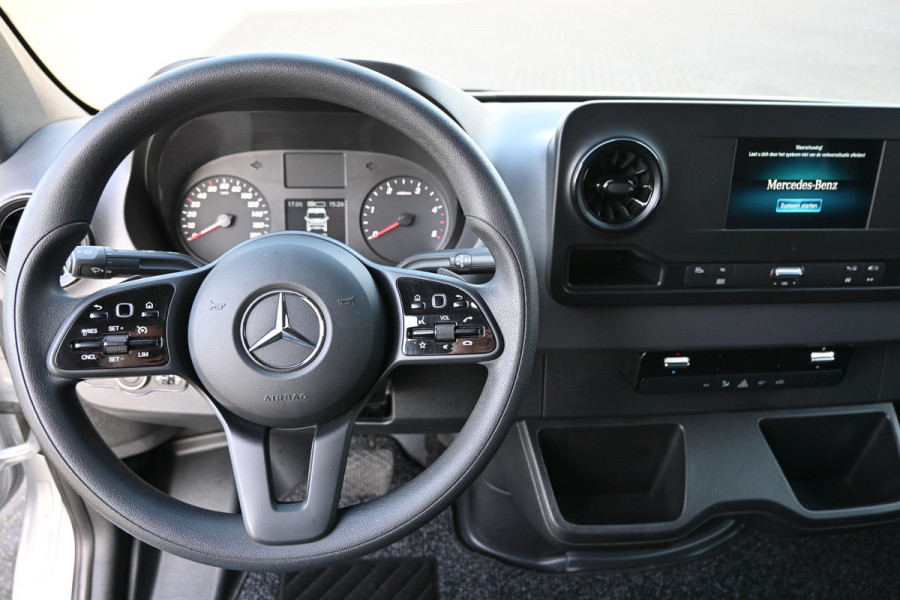 Mercedes-Benz Sprinter 317 CDI L2H2 RWD 3500 kg trekhaak, MBUX met camera, Comfort stoel, Etc.