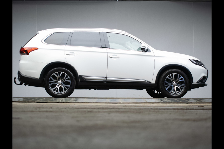 Mitsubishi Outlander 2.0 Connect Pro Sport (APPLE CARPLAY,NAVI,CAMERA,360 VIEW,STOEL/STUUR VERWARMING,CLIMATE,CRUISE,LM VELGEN)
