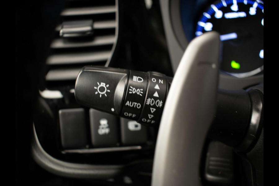 Mitsubishi Outlander 2.0 Connect Pro Sport (APPLE CARPLAY,NAVI,CAMERA,360 VIEW,STOEL/STUUR VERWARMING,CLIMATE,CRUISE,LM VELGEN)
